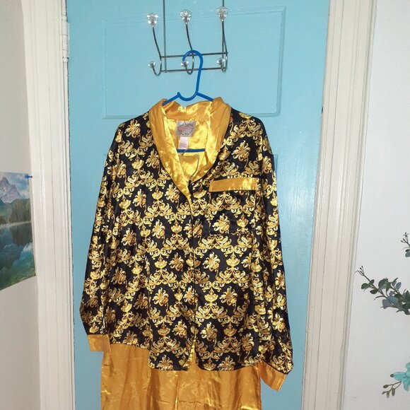 GOLDEN YELLOW & BLACK ROYALTY PAJAMA SET- NWOT - Picture 2 of 7